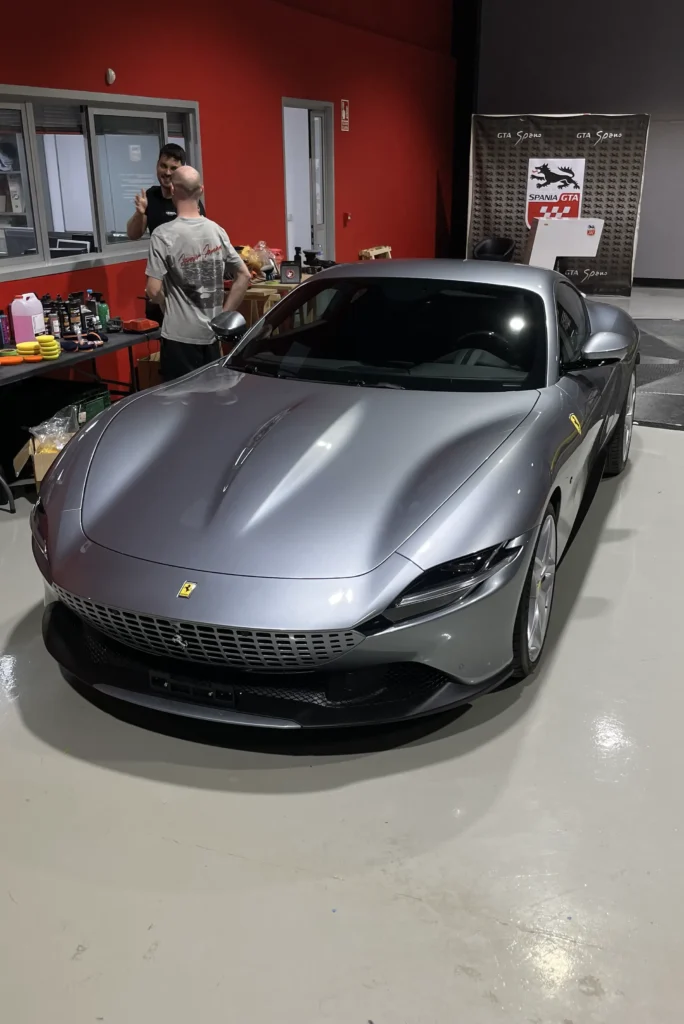 Detailing Valencia, limpieza interior y exterior al detalle de ferrari roma